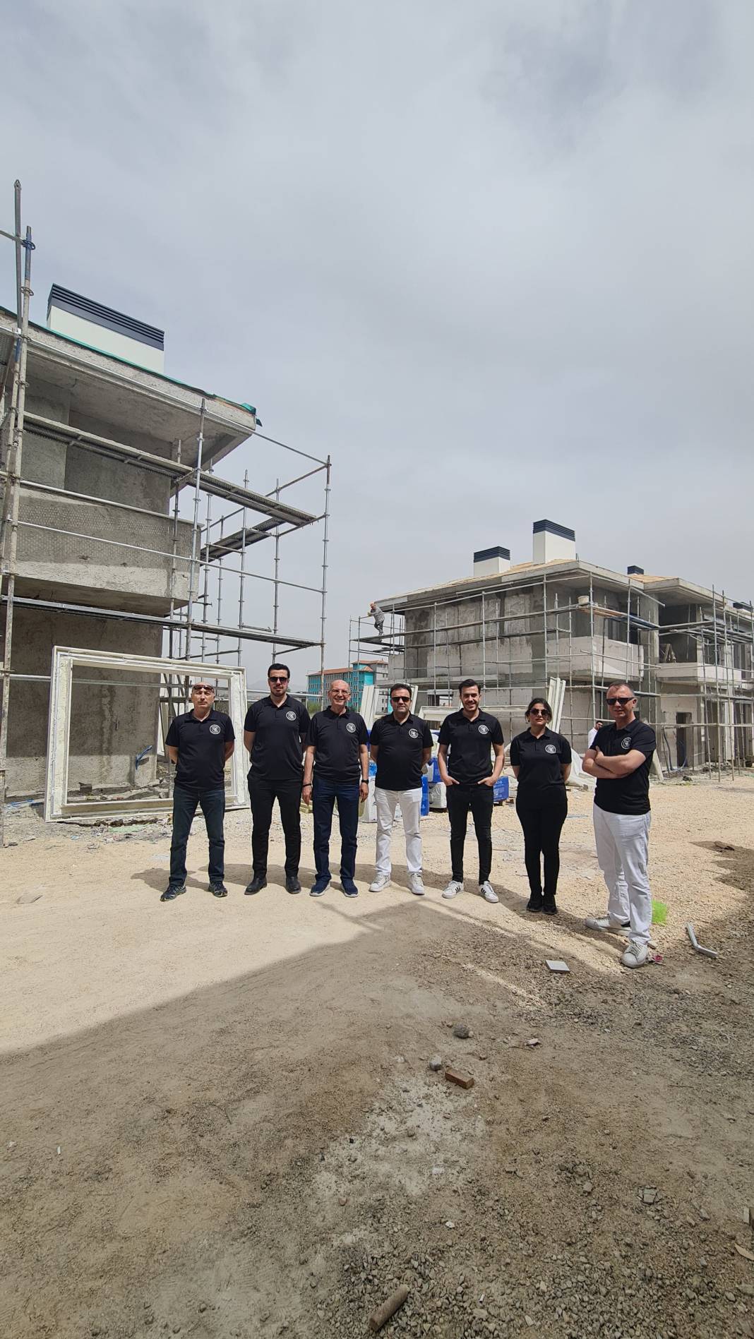 Coldwell Banker ekibi çalışıyor 1